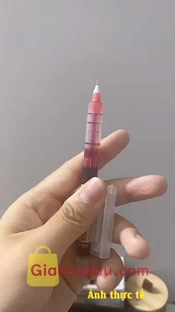 Giảm giá [Mã giảm 44%] Bút Bi Nước Nhanh Khô Ngòi Êm Mực Đều Nắp Cài Ngòi 0.5mm Deli Dùng Cho Văn Phòng Viết Bi Nước Thư Pháp Chép Kinh. Mực ra đều, không bị lem khi viết. Cầm khá chắc tay. Shop giao nhanh. 