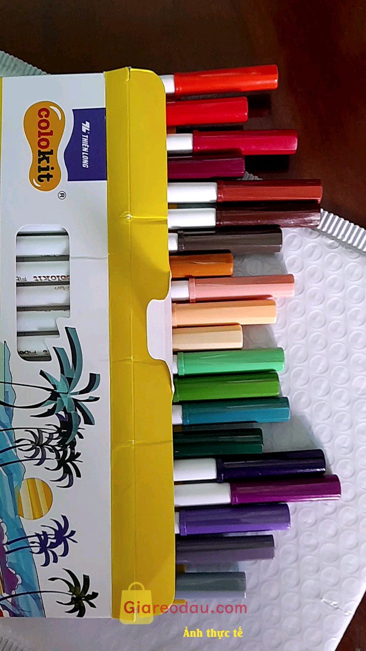 Giảm giá [Mã giảm 40%] Bút lông màu Fiber Pen 20 màu Retro SWM-C009 Thiên Long Colokit Bút lông màu rửa được ngòi chóp viết nét thanh nét đậm. Màu xinh lắm nha mn lên màu đều lắm nha. Giao hàng khá nhanh luôn mới. 