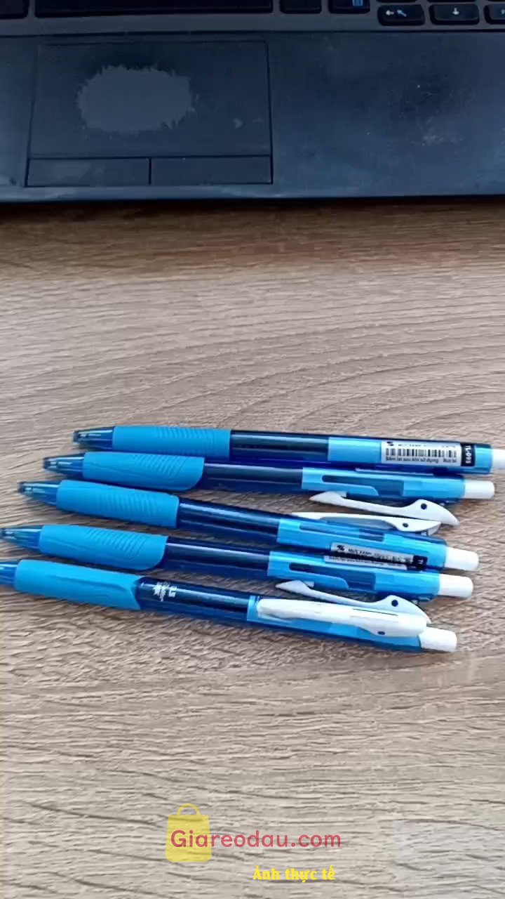 Giảm giá [Mã giảm 38%] Combo 5/10/20 Bút bi Thiên Long TL-095 Bút bi Butter Ink ngòi 0.5mm kiểu dáng hiện đại cầm tay thoải mái - nét đều trơn. Bút mới còn seal ngòi, viết nét đẹp, êm, có đệm cầm nên ko bị. 