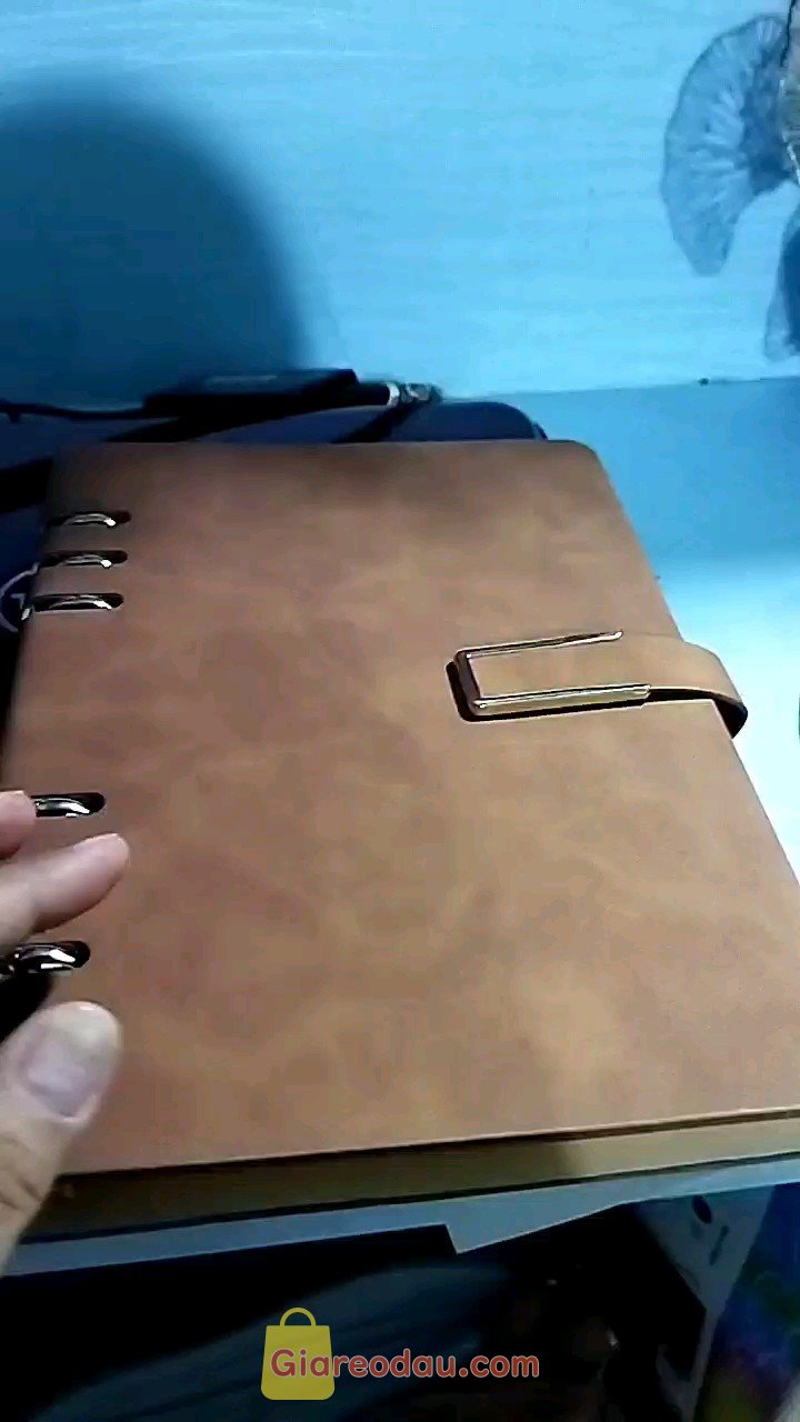 Giảm giá [Mã giảm 21%] [CỰC PHẨM] Sổ Bìa Da A5 GH25 dày 200 Trang - với chất liệu da cừu mịn - 6 khóa còng chắc chắn - giấy Ford kem chống lóa mắt. Sổ da rất đẹp, rất ưng ý, sẽ ủng hộ tiếp.. Sổ đẹp, giáy. 