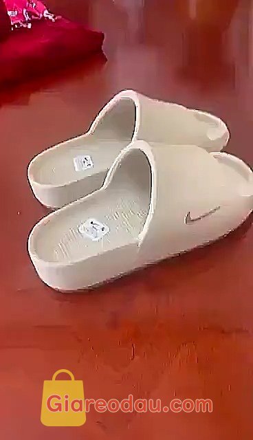Giảm giá [Mã giảm 22%] Dép NK Calm Slide Quai Ngang Nam Nữ Xăng Đan Bản Vân Nhám Đế 2 Màu Bản Cao Cấp Mới Nhất 2023. Đôi này đẹp phết nè AE Phải nói khá là chất lượng luôn ak Da. 