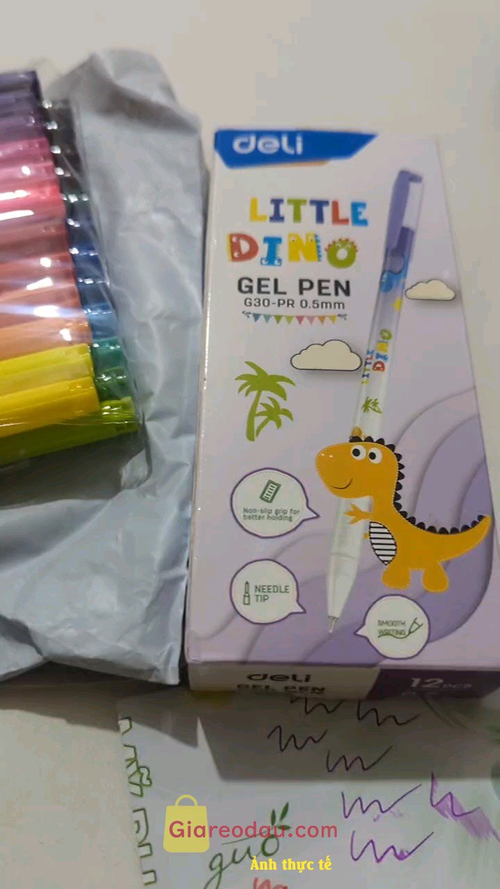 Giảm giá [Mã giảm 44%] Hộp 20 Cây Bút Gel Mực Tím Học Sinh Deli 0.5mm mực Xanh/Đen Mực an toàn viết trơn tru - thân bút đệm tay chống trượt. Giao hàng nhanh, bút viết rất đẹp và êm .nói chung là ưng ý lắm.. 