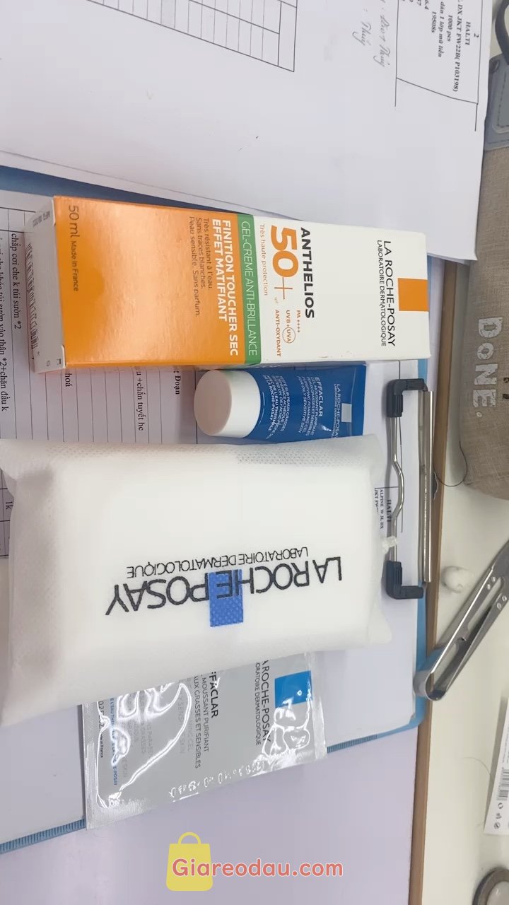 Giảm giá Kem chống nắng La Roche-Posay kiềm dầu 12H Anthelios UVMUNE 400 Gel-Cream. Mua sale giá tốt. Được tặng nhiều quà. Đóng gói chắc chắn. Kem. 
