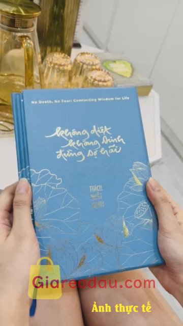Giảm giá [Mã giảm 30%] Không Diệt Không Sinh Đừng Sợ Hãi Bìa Cứng Phiên Bản Đặc Biệt Tặng Kèm Postcard. . - Sản phẩm được nhà sách FAHASA đóng gói chắc chắn; Cuốn sách. 