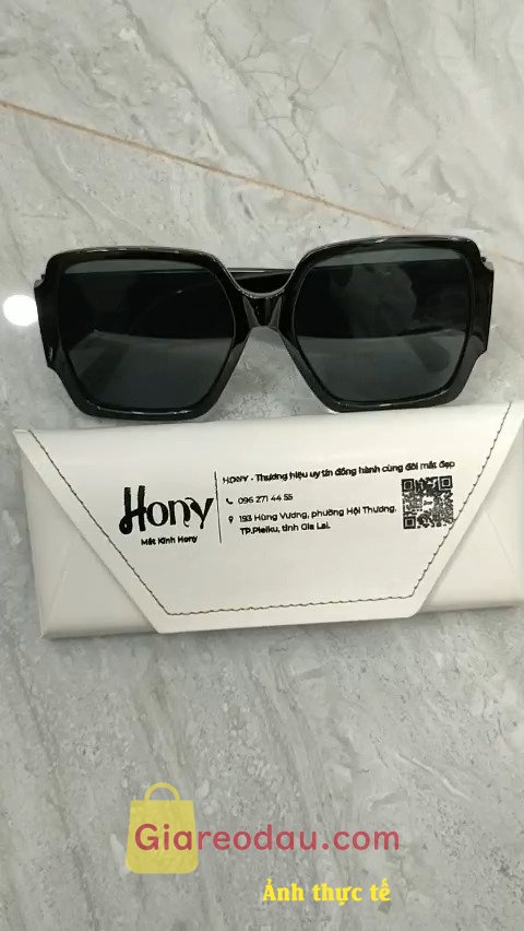 Giảm giá Kính mát Nữ thời trang HONY - tròng đen khung viền xám khung lớn cá tính. Chất lượng sản phẩm tốt, shop phục vụ tốt, khâu chuẩn bị và. 