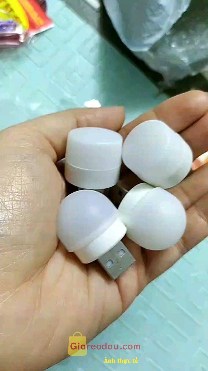 Giảm giá [Mã giảm 40%] [Mã CLS2404A giảm 30k đơn 150k] Đèn led Tròn mini Ánh Sáng Trắng Ấm / Bảo Vệ Mắt Khi Đọc Sách. Bóng nhỏ xinh, ánh sáng ổn định, bóng bền lắm nha, có cái mình. 