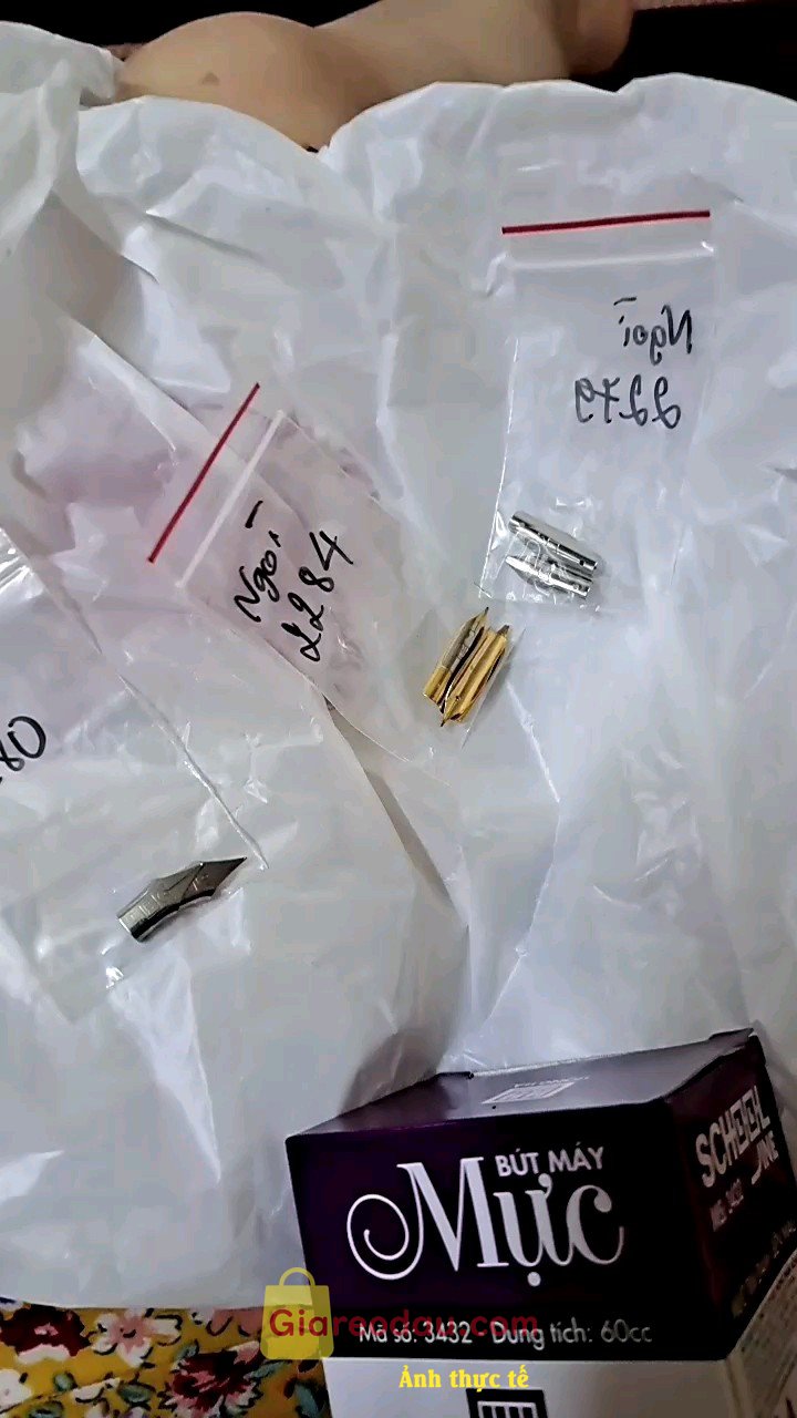 Giảm giá Ngòi bút máy Hồng Hà thay thế bút nét hoa 2256 - 2282 - 2283 MS: 2284. Đóng gói đẹp giao hàng nhanh , mua mấy đồ linh tinh  tốn kém phết. 