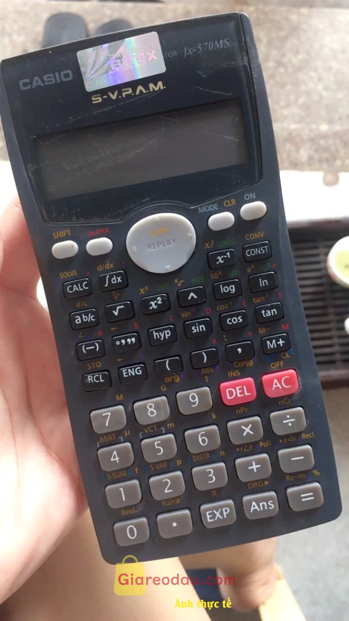 Giảm giá [Mã giảm 46%] {RẺ VÔ ĐỊCH} Máy tính Casio học sinh FX500 MS - Máy tính học sinh cầm tay (lỗi 1 đổi 1). Máy rất mỏng, trông như hàng fake. Giá tiền này thì dùng cũng ổn,. 