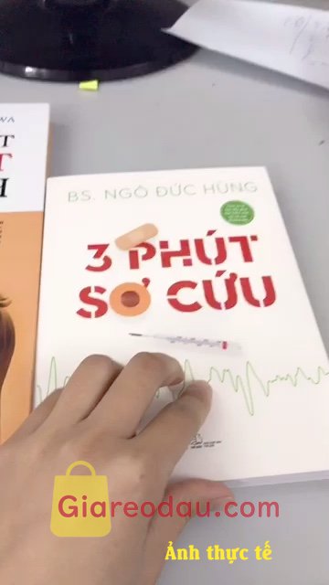 Giảm giá [Mã giảm 25%] Sách Bí Quyết Bấm Huyệt Chữa Bệnh. Sách đẹp, in màu nhìn dễ. Ship hàng nhanh, shipper thân thiện. Sách. 