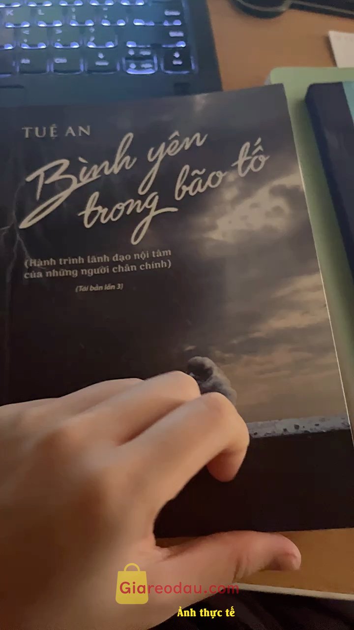 Giảm giá Sách Bình Yên Trong Bão Tố Tuệ An. Đơn hàng giao nhanh đúng như mô tả. Sẽ ủng hộ thêm. Sách rất hay. 