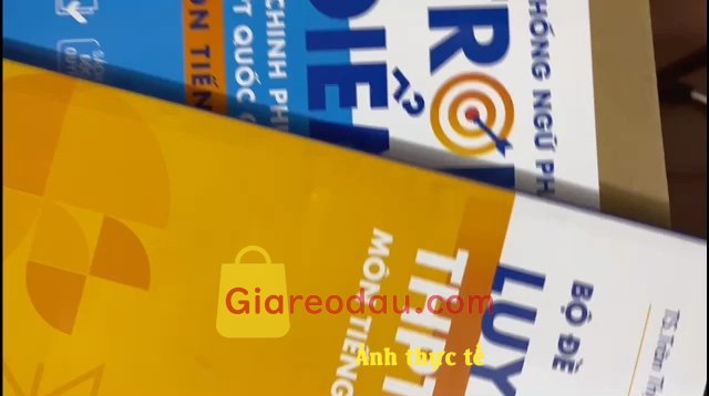 Giảm giá [Mã giảm 20%] Sách Bộ đề sách luyện thi THPT khối D4 môn tiếng Trung. Rất chi là ổn áp nha mọi ng ơiii ai thi d4 nên mua nha , đóng gói chắc. 