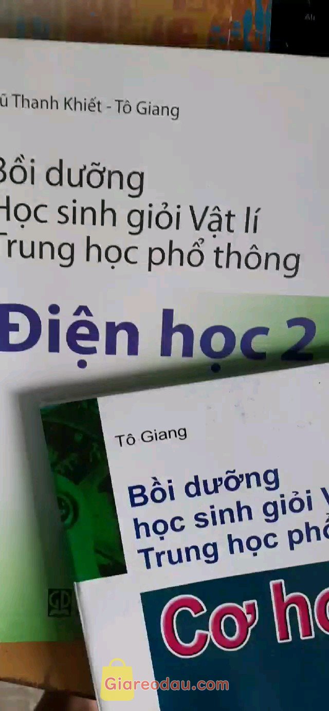 Giảm giá Sách Bồi dưỡng học sinh giỏi Vật lí Trung học phổ thông : Cơ học 3. Sản phẩm rất tốt, giao hàng nhanh nữa, gói rất kỹ, hàng không bị. 
