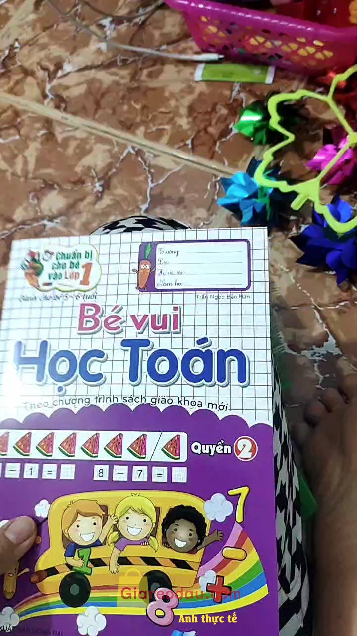 Giảm giá [Mã giảm 23%] Sách Chuẩn Bị Cho Bé Vào Lớp 1 - Bé Vui Học Toán - Quyển 2 (Tái Bản). Thấy thiết kế đẹp mới nhận được chưa thử nhưng thấy đẹp. 