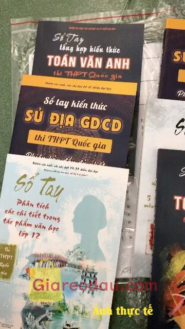 Giảm giá [Mã giảm 36%] Sách- Combo 2 cuốn môn Toán - văn - Anh - Sử - Địa - GDCD dành cho KHỐI D. hàng giao tới tay nguyên vẹn, nội dung sách thì chưa đọc nên kh biết,. 