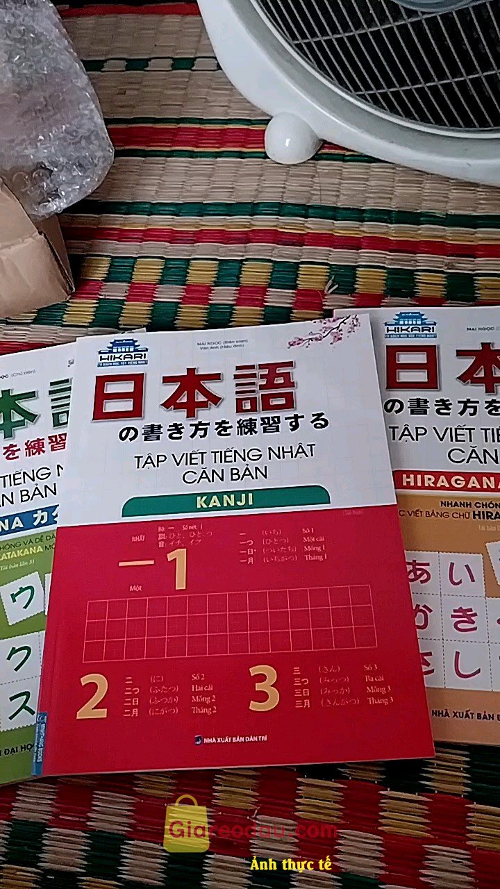 Giảm giá [Mã giảm 30%] Sách Combo 3 Cuốn Tập Viết Tiếng Nhật Căn Bản Hiragana + Katakana + Kanji. Sách đẹp, rõ nét. Giấy tốt. Giá rẻ. Nên mua nha mọi người. Shop. 