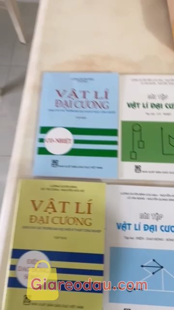 Giảm giá [Mã giảm 4%] Sách Combo Vật Lí Đại Cương Tập 3, Phần Một - Quang học,  Vật Lý Nguyên Tử Và Hạt Nhân+ Bài Tập Vật Lí Đại Cương Tập 3. Đã nhận được hàng, sách mới, đóng gói cẩn thận có bọc chống. 