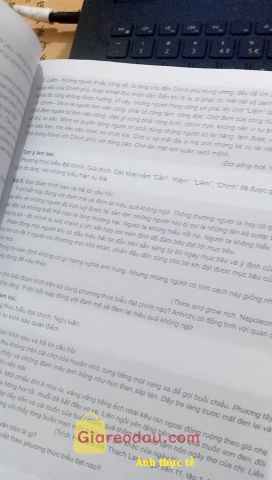 Giảm giá [Mã giảm 50%] Sách Đột phá 8+ môn Ngữ Văn (Phiên bản mới) Ôn thi đại học và THPT quốc gia Chính hãng CCbook. Nội dung sách đầy đủ, hay, súc tích. Giao hàng nhanh, shipper và shop. 