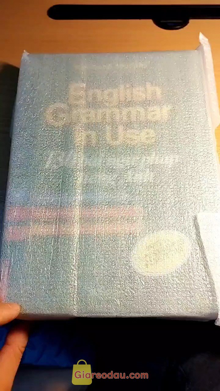 Giảm giá [Mã giảm 30%] Sách - English Grammar in use - 130 bài ngữ pháp tiếng Anh(màu) Tặng Kèm Bookmark. Sản phẩm đóng gói và giao nhanh. Mọi thứ oke. . Giao hàng hơi lâu.. 