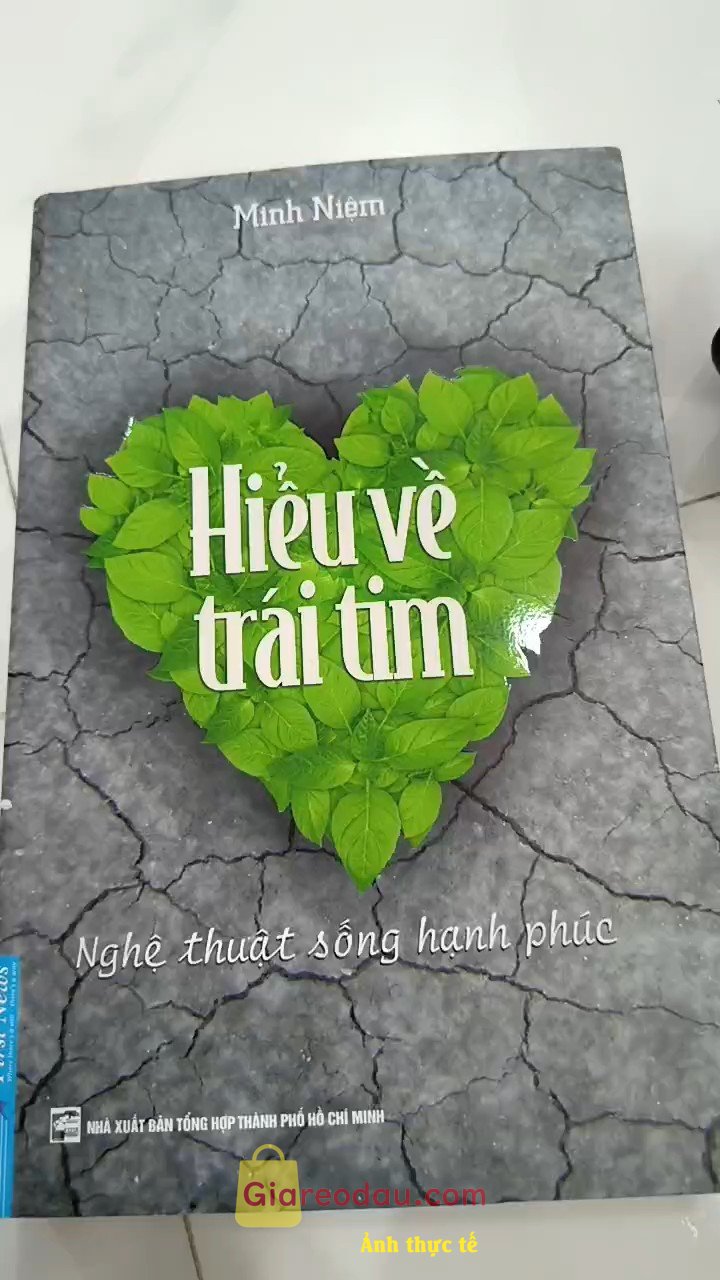 Giảm giá [Mã giảm 17%] Sách Hiểu Về Trái Tim (Tái Bản 2023). Biết đến thầy đã lâu và đã nghe nhiều bài chia sẻ của thầy.. 