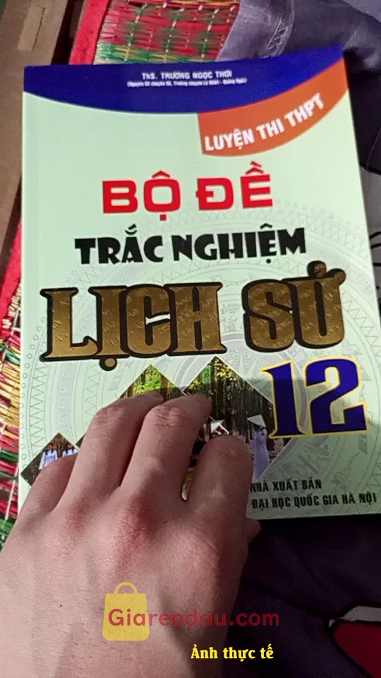 Giảm giá [Mã giảm 20%] Sách Luyện Thi Thpt Quốc Gia Bộ Đề Trắc Nghiệm Lịch Sử 12 + Tặng Phiếu Trắc Nghiệm 40 Câu HA. Mua sách giá tốt thấy cũng ok chưa đọc nên ch có nhận sét nhiều.. 