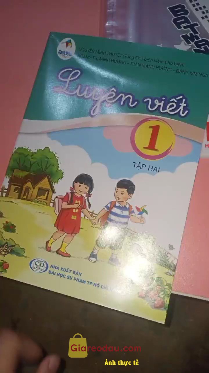 Giảm giá Sách Luyện Viết 1 tập 2 (Cánh Diều). Hàng y hình . Nhân viên giao hàng nhiệt tình . Giao hàng nhanh  . Mình. 