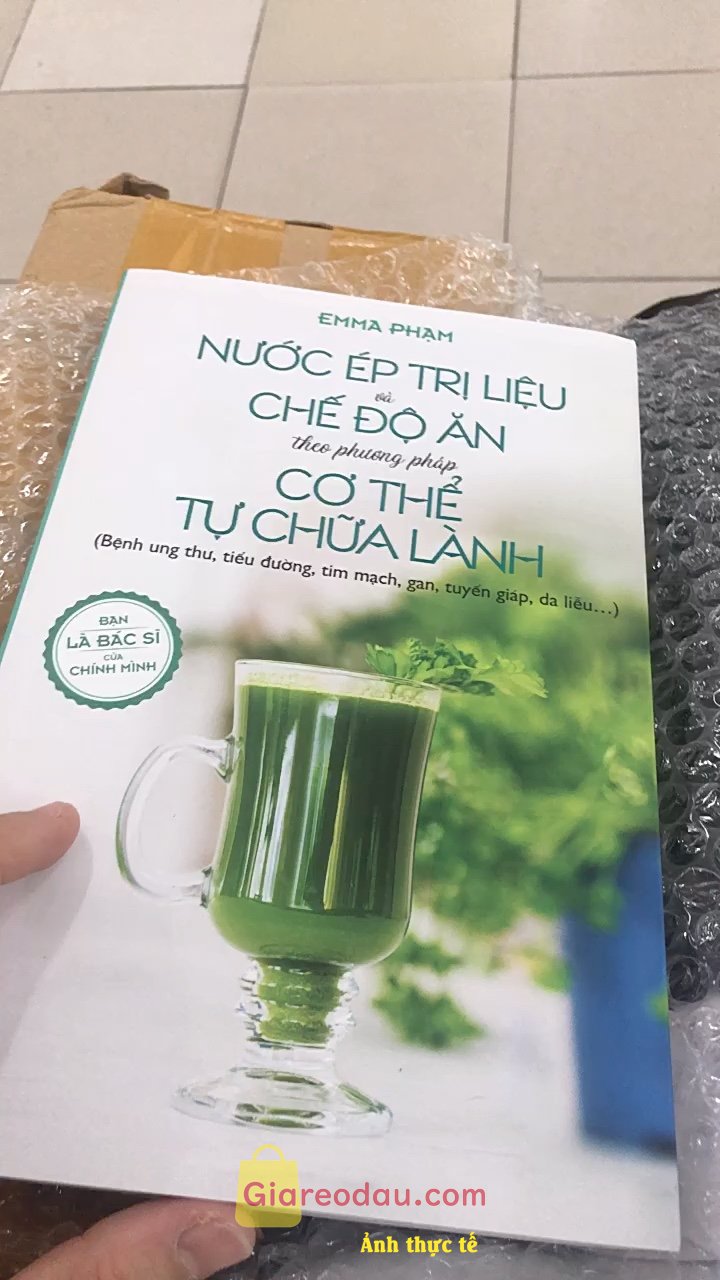 Giảm giá [Mã giảm 28%] Sách Nước ép trị liệu và chế độ ăn theo phương pháp cơ thể tự chữa lành. Shop giao hàng nhanh, đóng gói cẩn thận. Sách hay, bìa với giấy đều. 