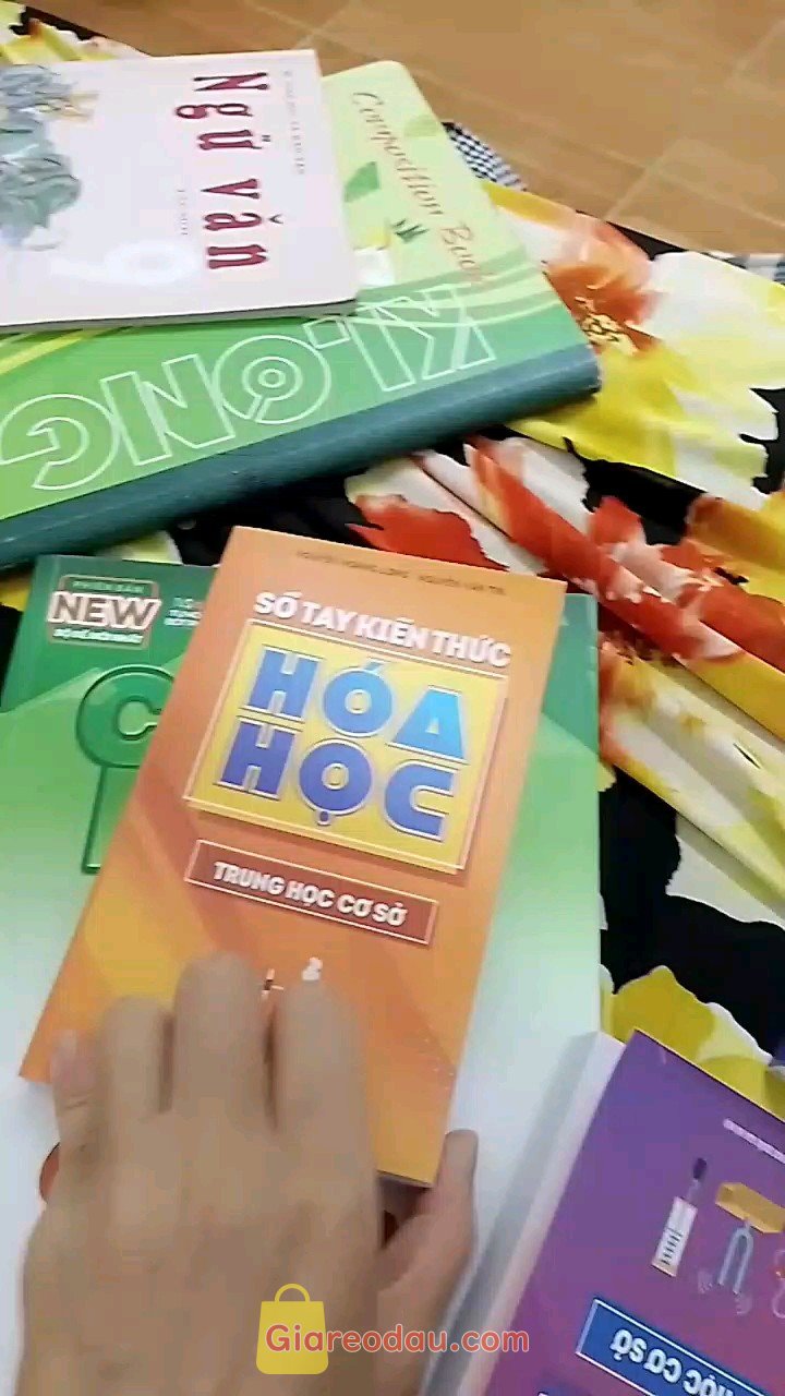 Giảm giá [Mã giảm 20%] Sách[SMB]: Sổ Tay Kiến Thức Trung Hoc Cơ Sở: Vật Lí + Hóa Học. Sách nhỏ , tóm gọn các kiến thức có cả bài tập. Hdjdk gjj dgjj hkof. 
