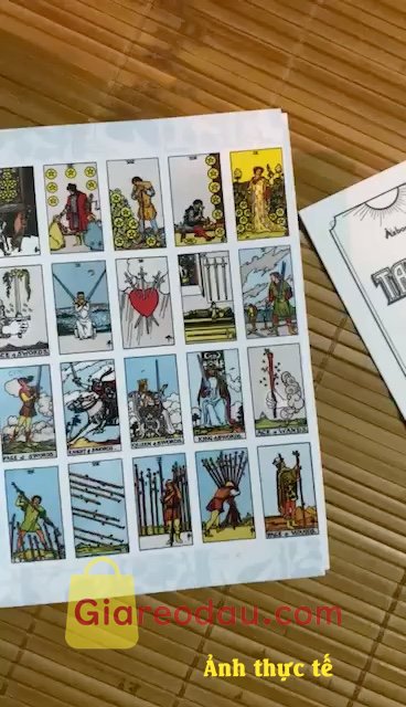 Giảm giá [Mã giảm 20%] Sách Tarot Bỏ Túi Sổ Tay Từ Vựng Và Mẹo Học Nhanh Tarot. Sách ko dạy tarot đâu. Đúng như tên sách, đây như kiểu dạng sổ. 
