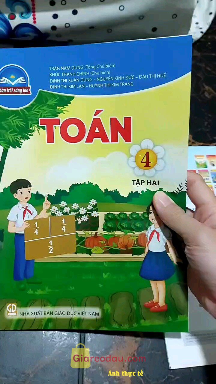 Giảm giá Sách Toán 4 - Tập 2 (Chân Trời Sáng Tạo) (2023). Giao hang nhanh.chat lượng tuyệt vời.đong goi ki.se mua tiếp.hinh anh co. 