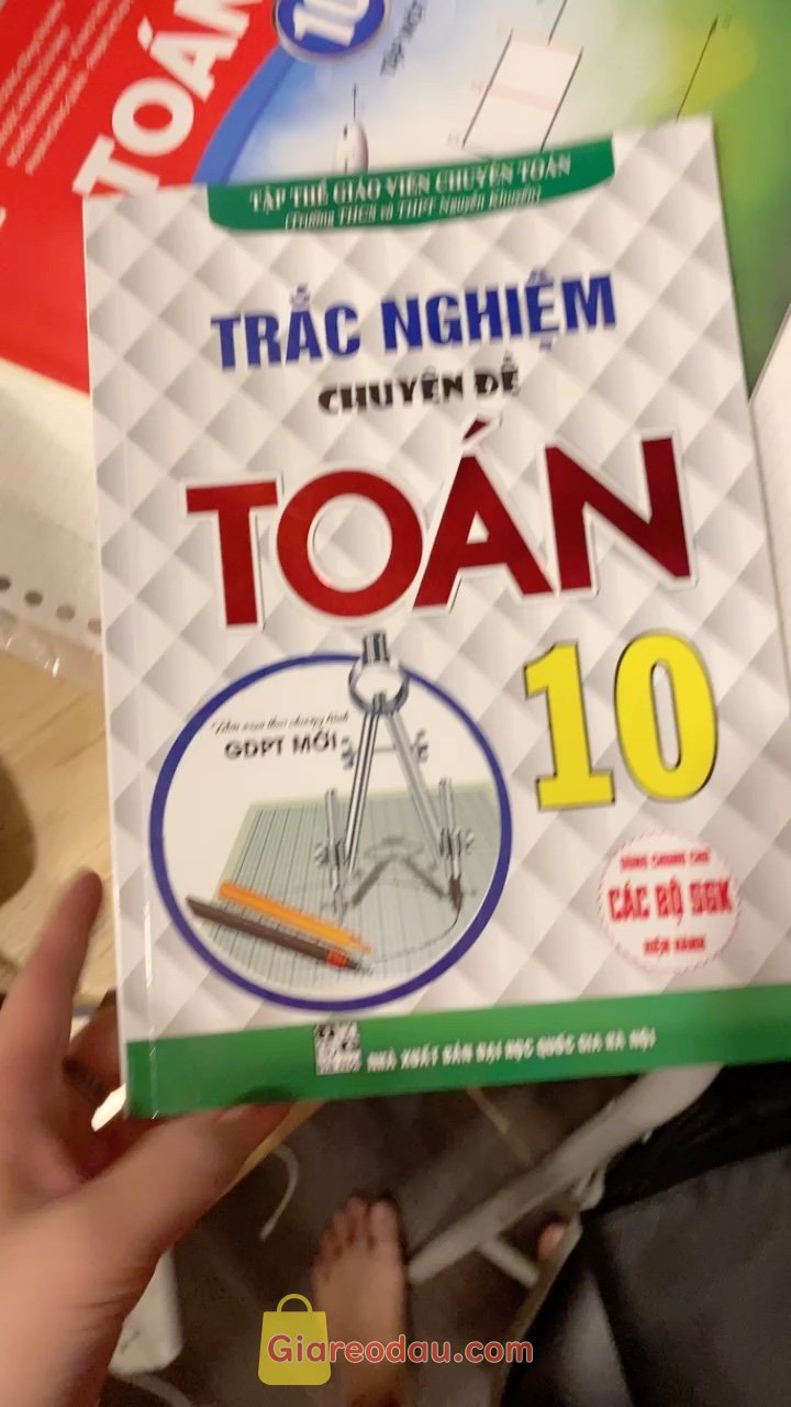 Giảm giá [Mã giảm 35%] Sách - Trắc Nghiệm Chuyên Đề Toán Lớp 10 - Biên Soạn Theo chương Trình GDPT Mới. Giao hàng nhanh, đóng gói cẩn thận, mình không biết chất lượng sách. 