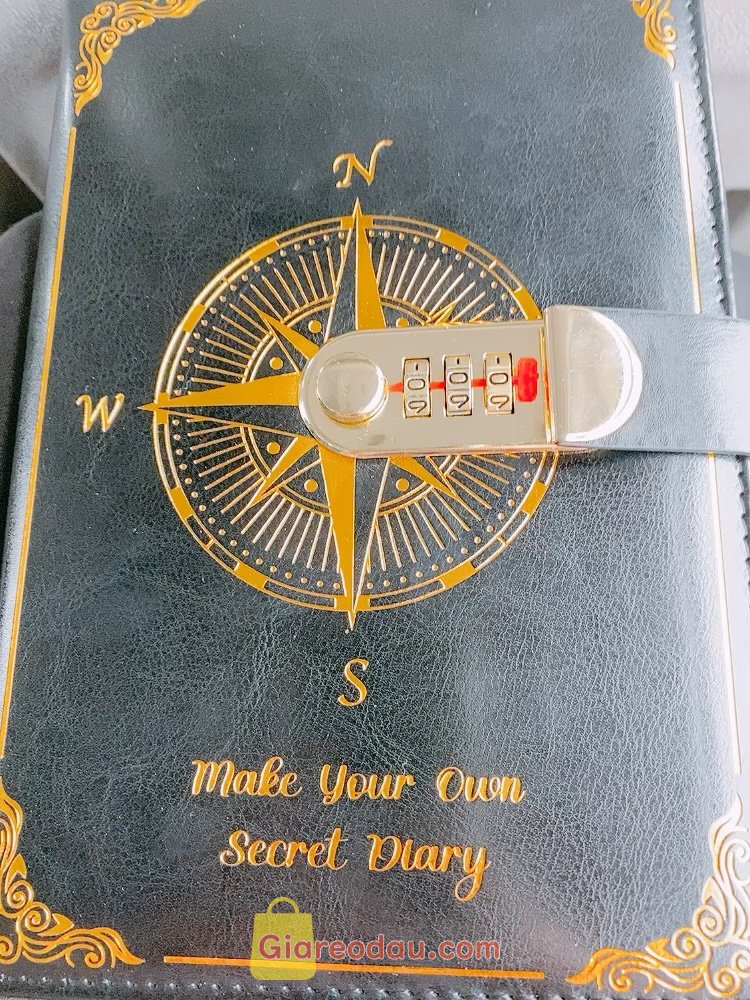 Giảm giá [Mã giảm 50%] Sổ tay nhật kí có khóa mã số-bìa da họa tiết vintage-khổ A5-200 trang. Sổ màu đen bóng đẹp, shop hỗ trợ trả lời cách mở khoá nhanh chóng,. 