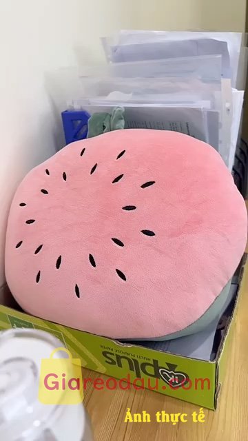 Giảm giá [Mã giảm 43%] Trái cây nhồi bông ANVIHOME kèm chăn - Bộ chăn gối văn phòng hinh trái cây tròn (quả dâu - quả kiwi - quả dưa hấu - cà rốt). Giao hàng nhanh, chất lượng sản phẩm ổn... Vải mềm mịn to hưn. 