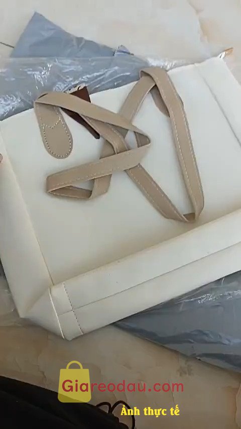 Giảm giá [Mã giảm 42%] Túi Sách Nữ Công Sở Đựng Vừa Lap Top - Khổ A4 - Chất Liệu Da PU cao Cấp - Hoạ Tiết Dây Nơ! 04. Túi siêu đẹp. Da mềm mà form cũng rất ok. Với giá rẻ như vậy mà. 