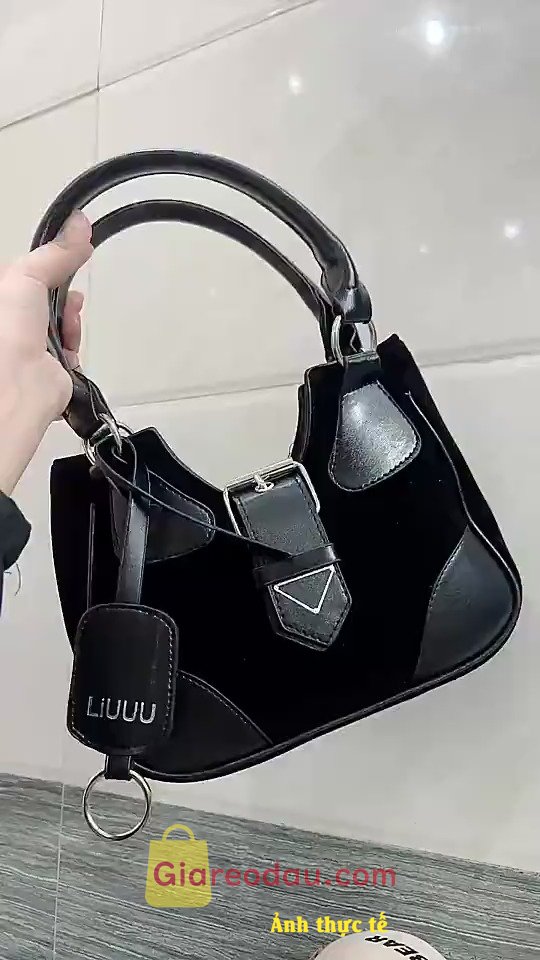 Giảm giá [Mã giảm 39%] Túi Sách Nữ Đeo Chéo MiuMiu - Túi Sách Nữ Đeo Vai Sang Chảnh - Hàng Loại 1 Chất Liệu Da ! 10. Giao hàng cũng nhanh. Với giá này mà mua được chiếc túi như này là. 